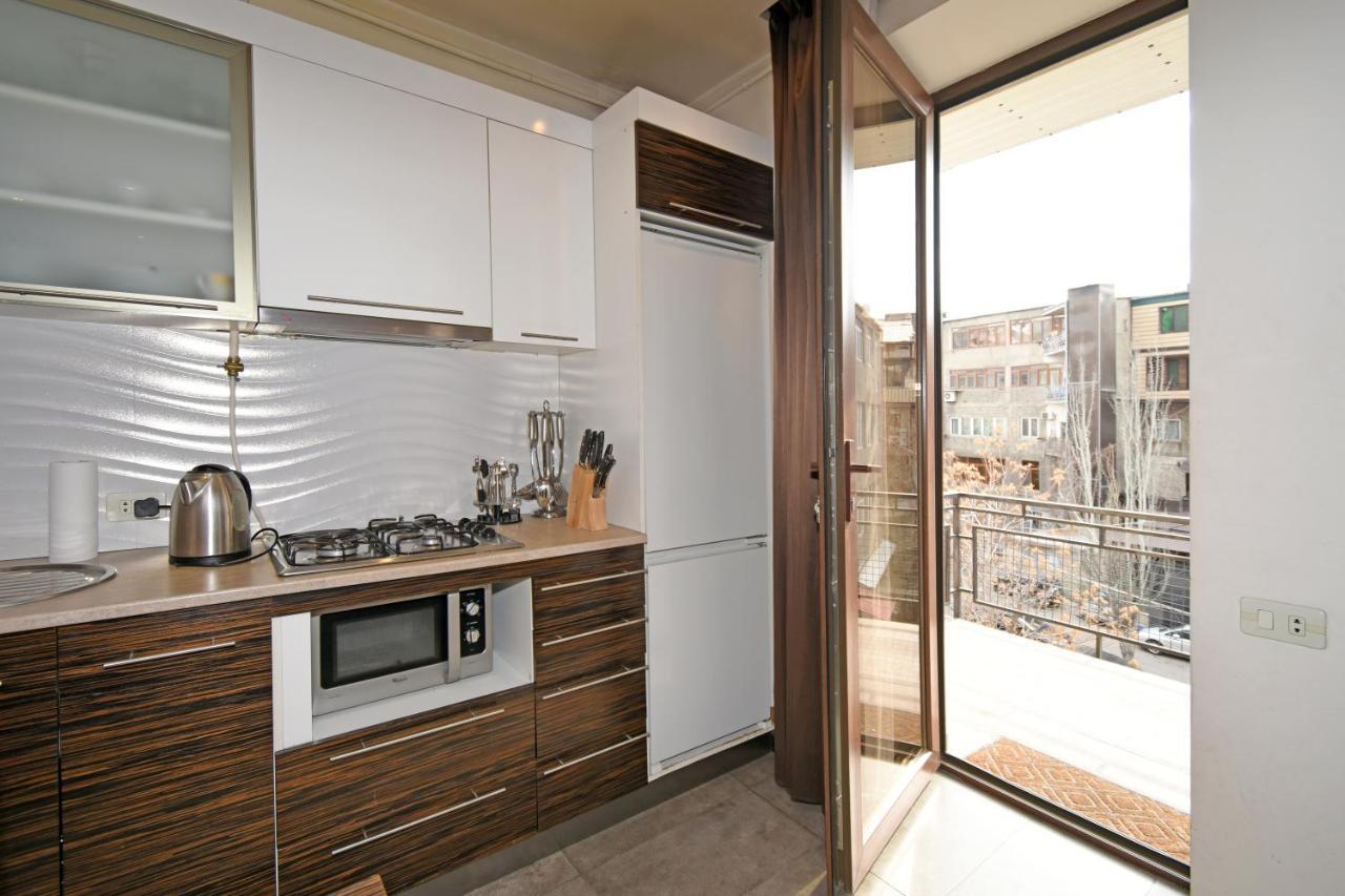 Galaxy Inn Luxury Hostel In Center Ереван Екстериор снимка
