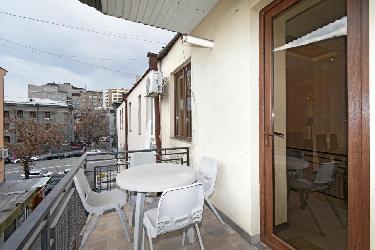 Galaxy Inn Luxury Hostel In Center Ереван Екстериор снимка