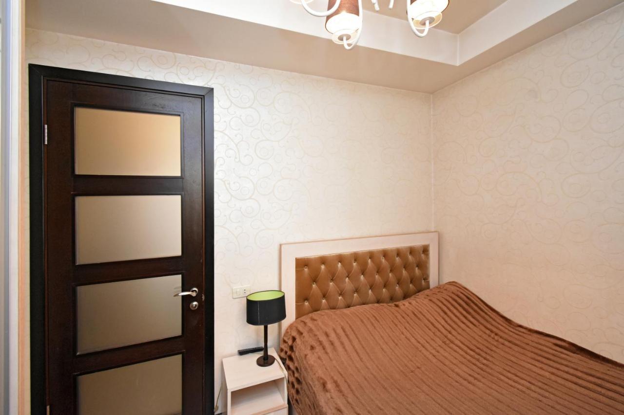 Galaxy Inn Luxury Hostel In Center Ереван Екстериор снимка