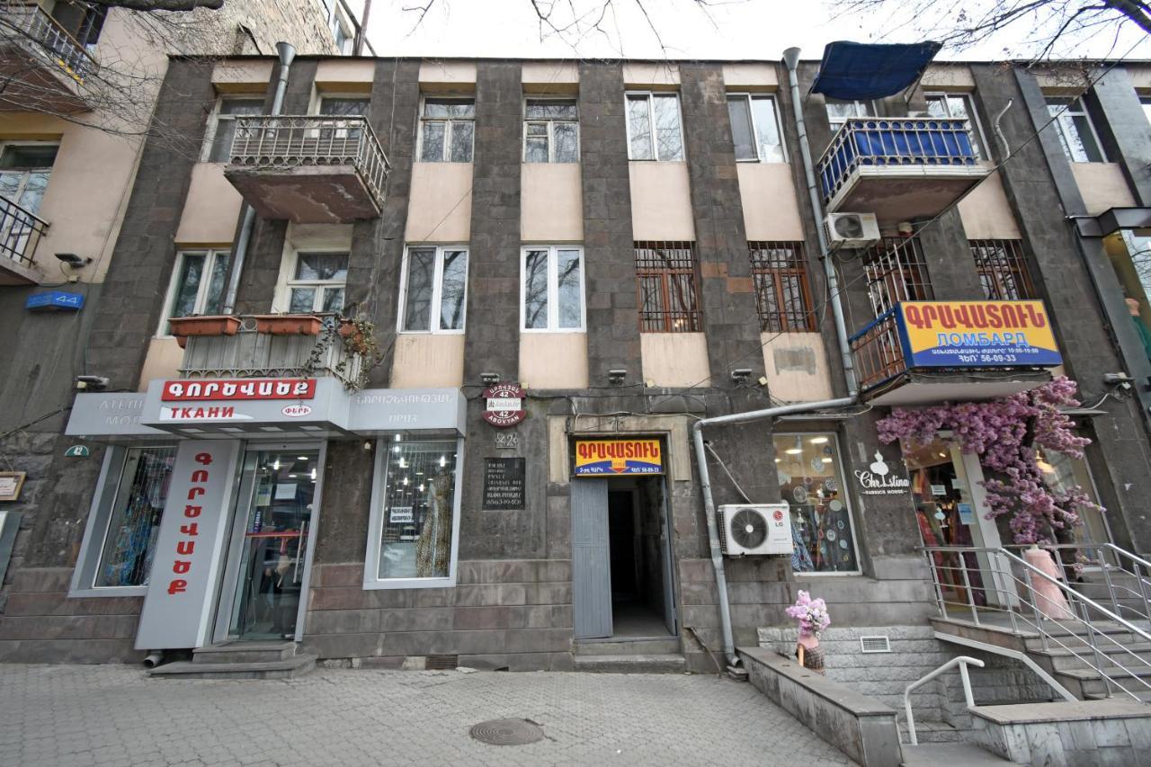 Galaxy Inn Luxury Hostel In Center Ереван Екстериор снимка