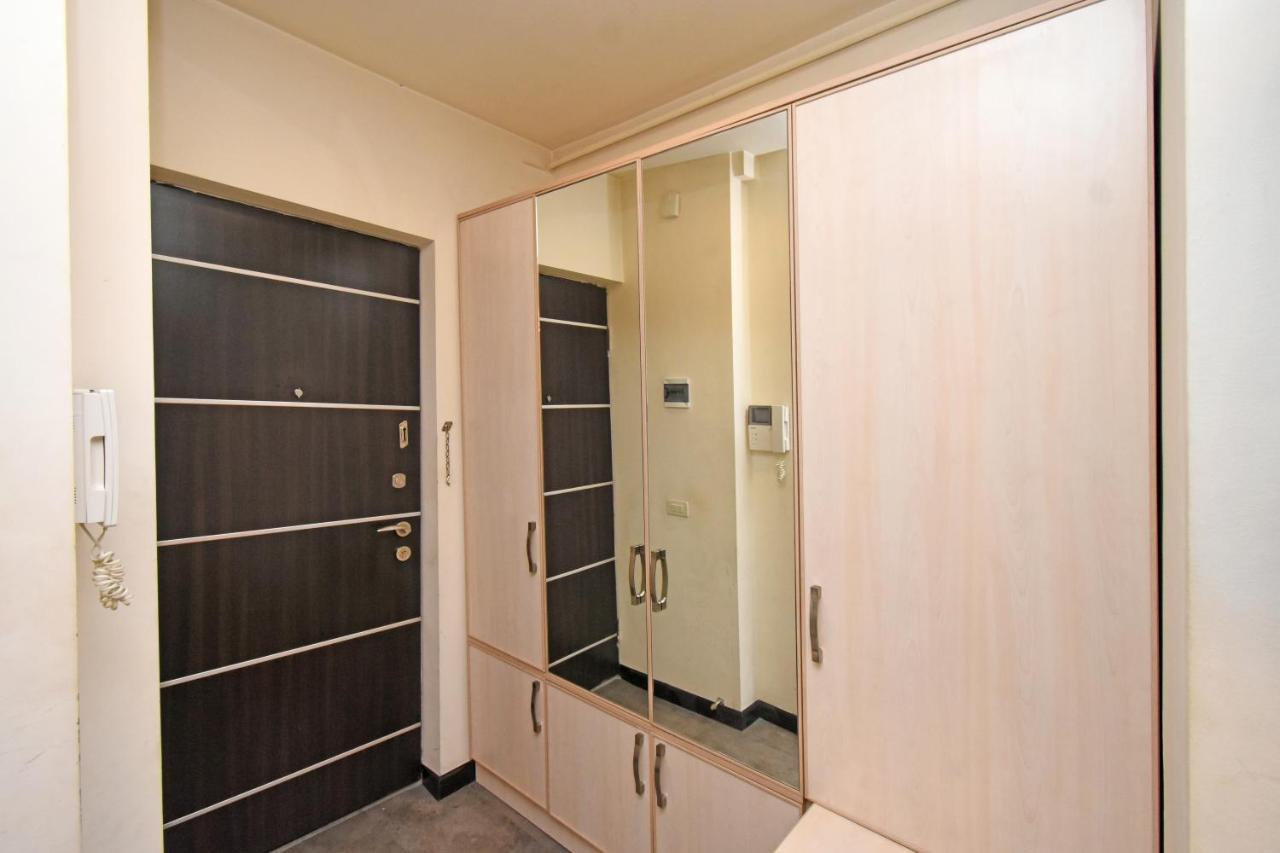 Galaxy Inn Luxury Hostel In Center Ереван Екстериор снимка