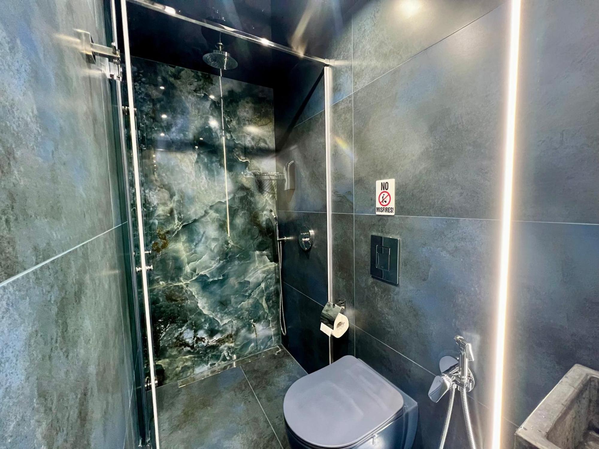 Galaxy Inn Luxury Hostel In Center Ереван Екстериор снимка